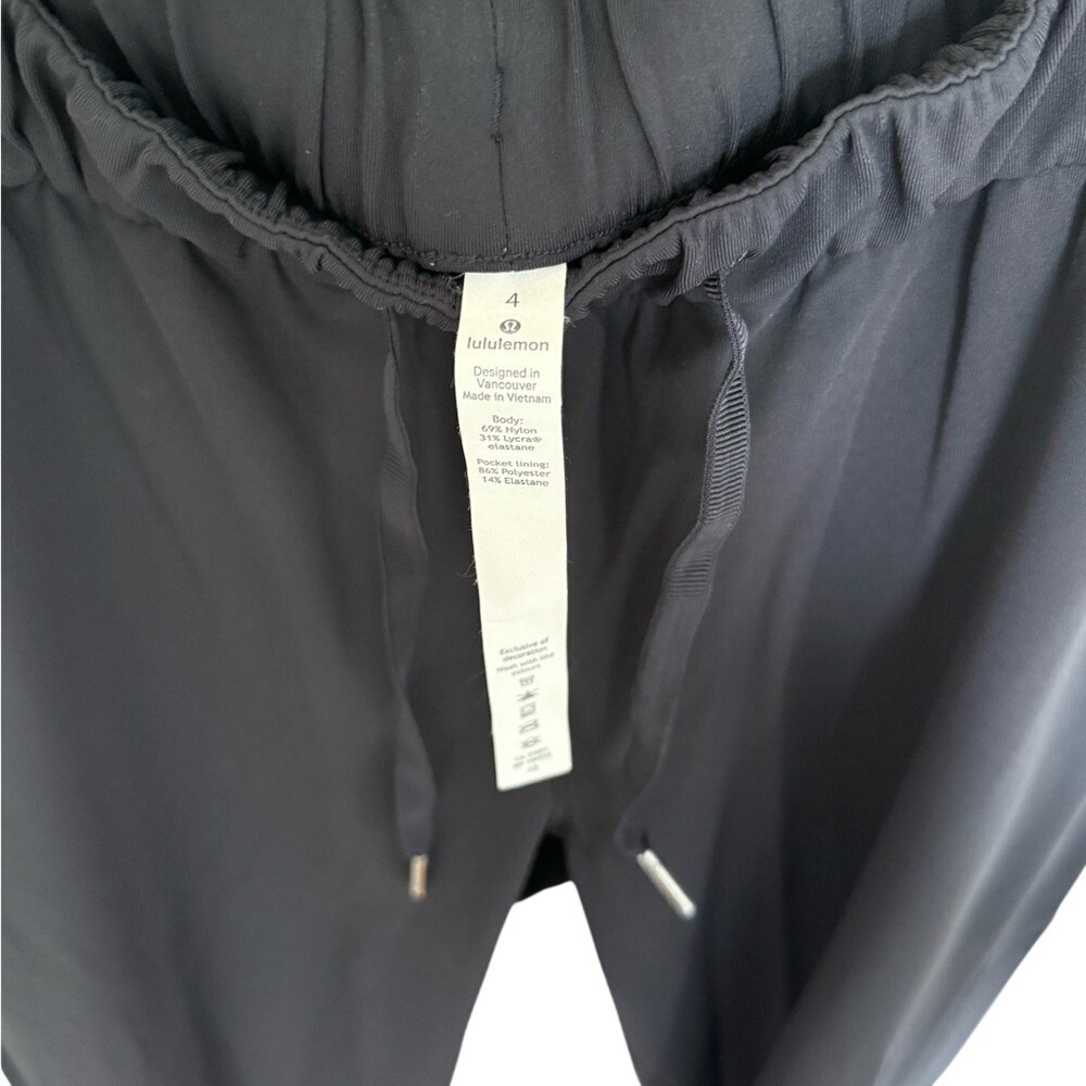 Lululemon Stretch Mid-rise  Tapered Pant Inseam 23 Black (Size 4) - Picture 7 of 7